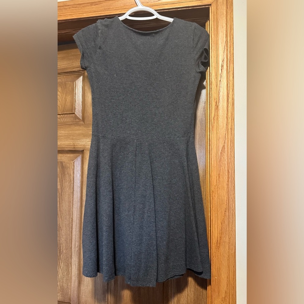 Hollister Grey Women's Dress with short sleeve - Picture 3 of 5